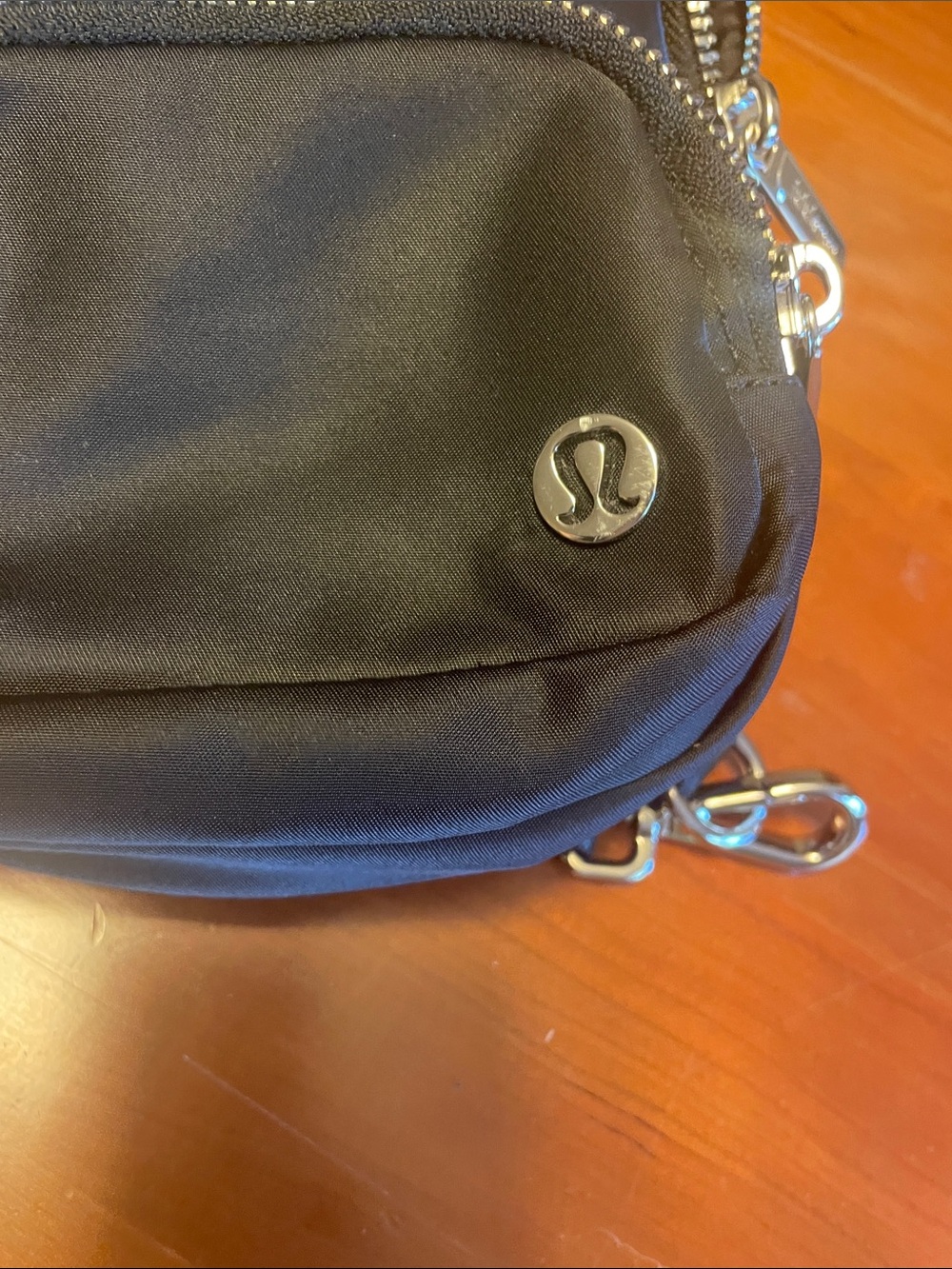 lululemon athletica Everywhere Sling Bag Small 2L - Picture 9 of 10